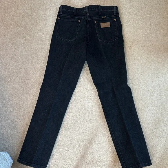 Wrangler Men's Dark Black Jeans - Picture 2 of 5